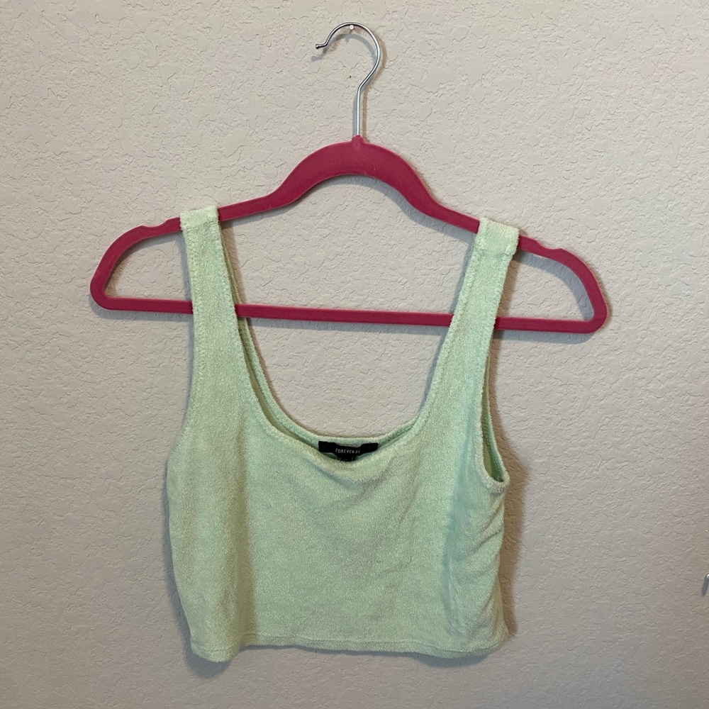 *Never worn* Forever 21 crop top.